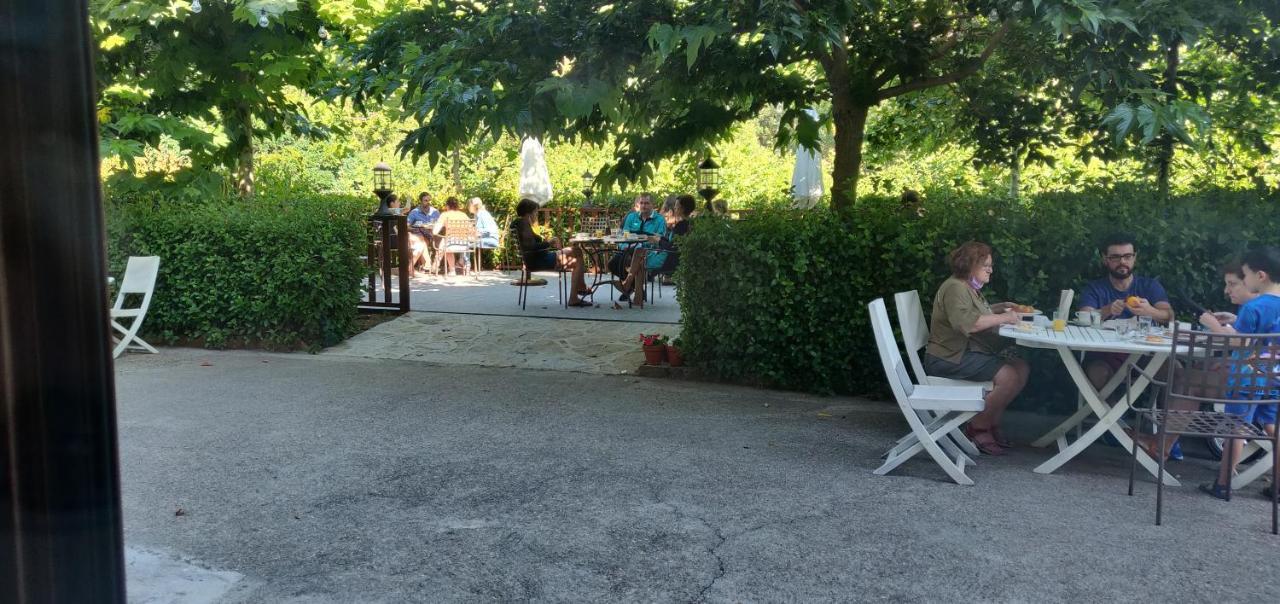 Hotel Ribera Del Corneja Navacepedilla de Corneja Eksteriør bilde