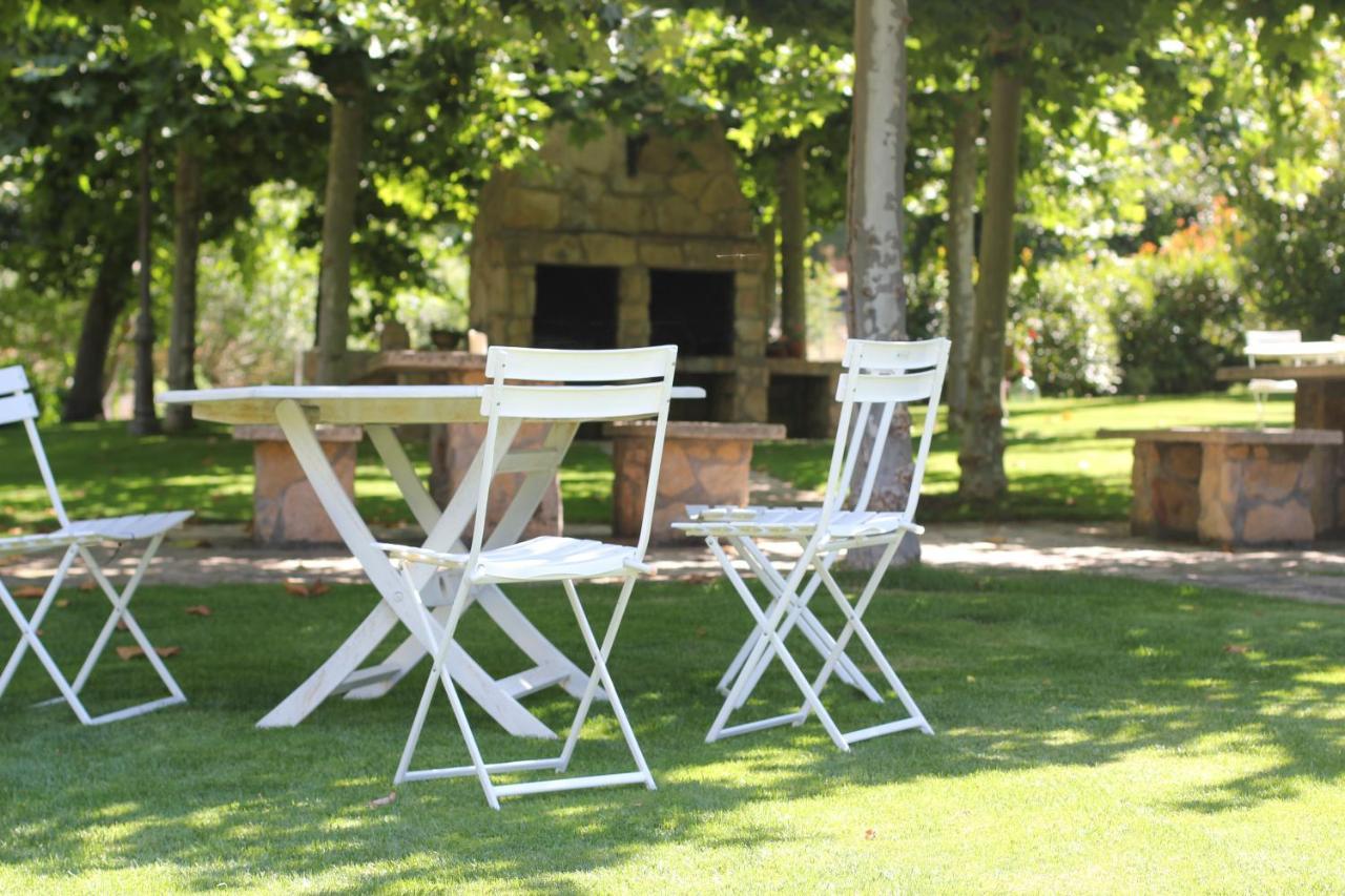 Hotel Ribera Del Corneja Navacepedilla de Corneja Eksteriør bilde