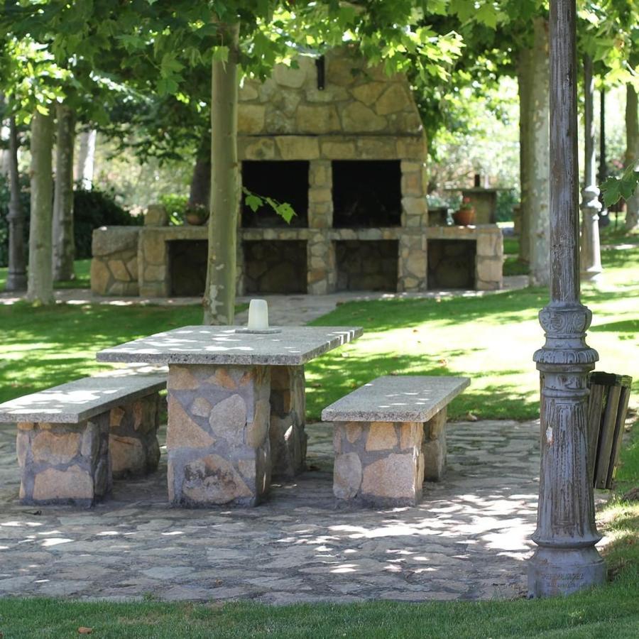 Hotel Ribera Del Corneja Navacepedilla de Corneja Eksteriør bilde
